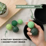 Dłoń bierze zielone kulki Moodles z etui i pokazuje je do kamery napis etui gratis.